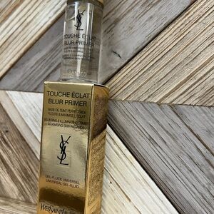 Yves Saint Laurent Touche Éclat Blur Primer